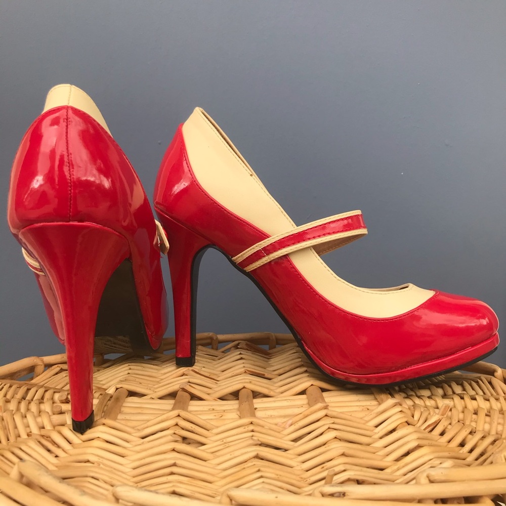 Vintage 1940s-1950s style Red Heels - Picture 5 of 8